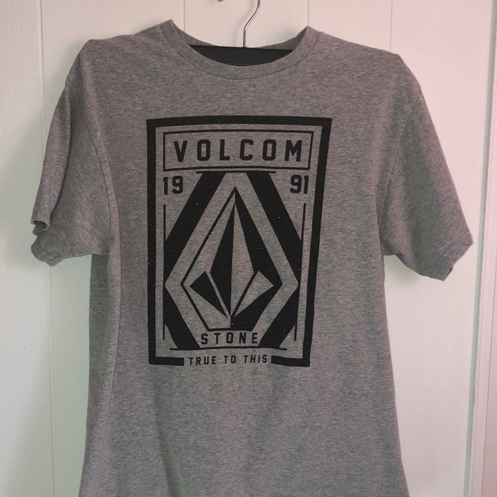 Men’s Volcom grey T-shirt